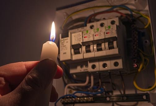 10 COMMON CAUSES OF POWER OUTAGES